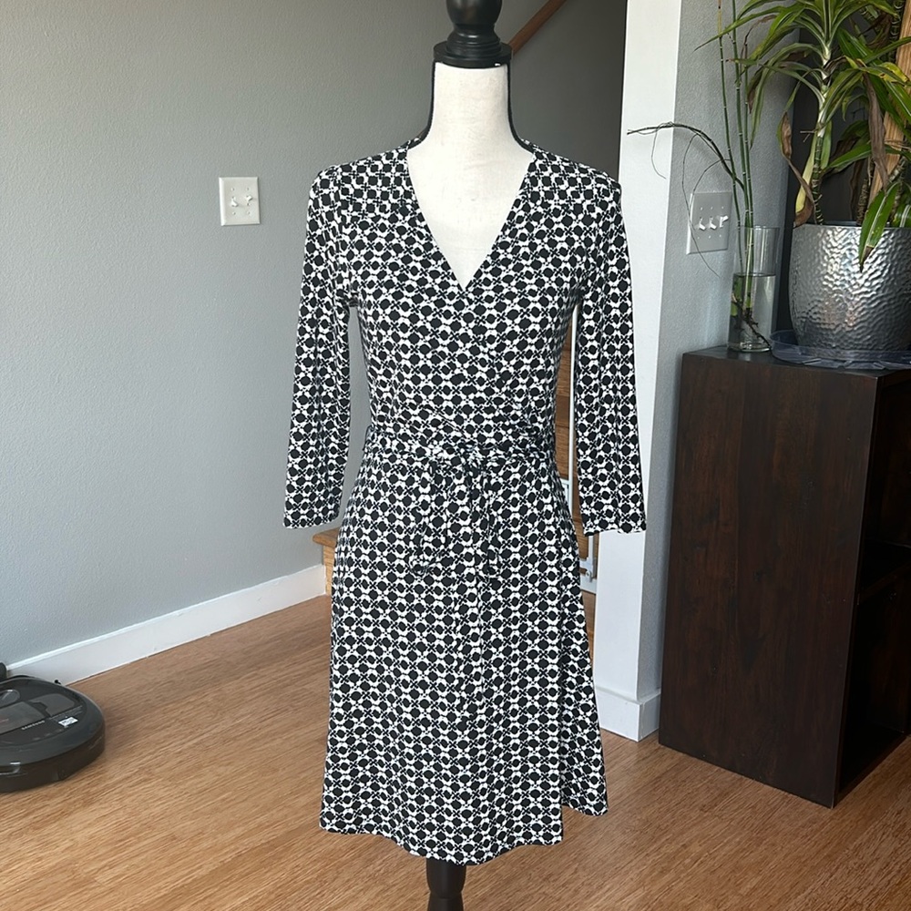 EUC 41 Hawthorn Faux Wrap Dress